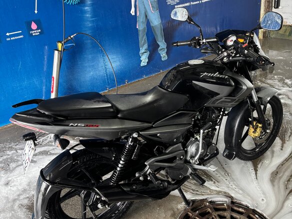 2021 Bajaj Pulsar 125, чёрный, 140000 рублей - вид 1