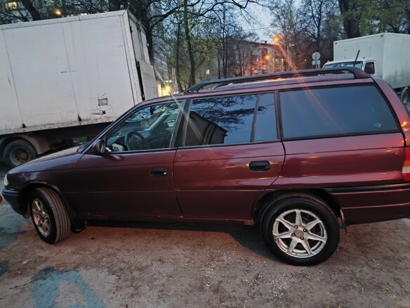 1996 Opel Astra 16LZ2 F, пурпурный, 230000 рублей - вид 6