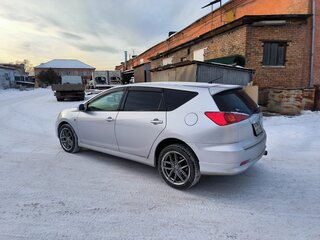 2002 Toyota Caldina III, серебристый, 680000 рублей, вид 3
