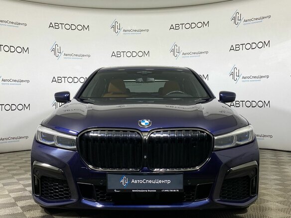 2019 BMW 7 серии Long 745Le xDrive VI (G11/G12) Рестайлинг, синий, 5498800 рублей - вид 5