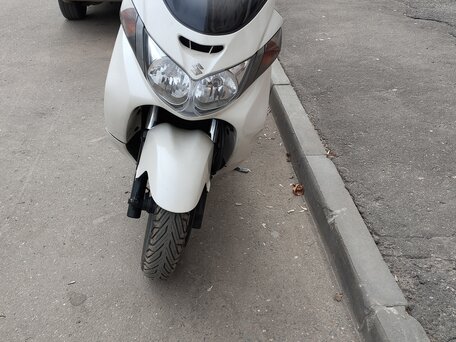 2004 Suzuki Burgman (SkyWave) 400, белый, 225000 рублей, вид 3