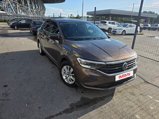 2020 Volkswagen Polo VI, коричневый, 1590000 рублей, вид 2