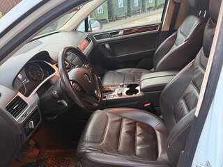 2012 Volkswagen Touareg II, белый, 2250000 рублей, вид 4