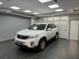 2018 Kia Sorento II Рестайлинг, белый, 1698000 рублей, вид 1