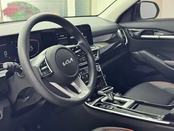 2023 Kia Seltos I Рестайлинг, белый - вид 6
