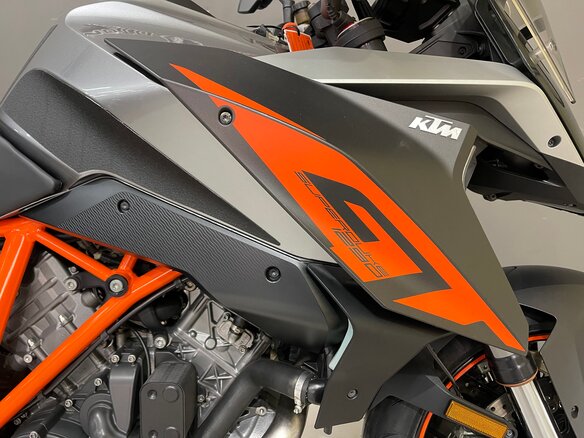 2017 KTM 1290 Super Duke GT, чёрный, 990000 рублей - вид 16