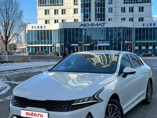 2021 Kia K5 III, белый, 2750000 рублей, вид 1
