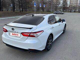 2018 Toyota Camry VIII (XV70), белый, 2750000 рублей, вид 2