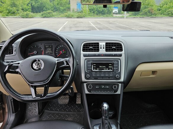 2016 Volkswagen Polo V Рестайлинг, коричневый - вид 9