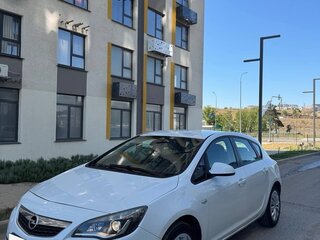 2010 Opel Astra J, белый, 550000 рублей, вид 1