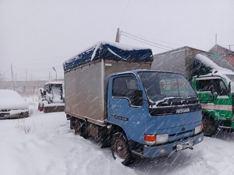 1993 Nissan Atlas, синий, 550000 рублей, вид 3