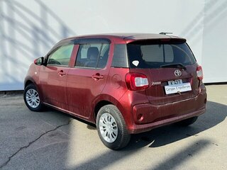 2017 Toyota Passo III, красный, 1050000 рублей, вид 4