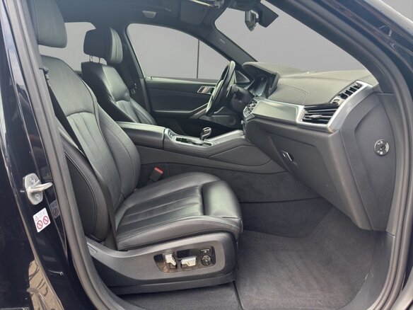 2022 BMW X6 40d III (G06), чёрный, 6550000 рублей - вид 16