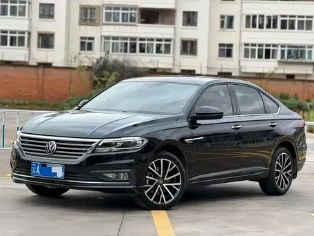 2023 Volkswagen Lavida III Рестайлинг, чёрный, 1410000 рублей, вид 1
