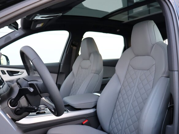2025 Audi Q7 50 TDI II (4M) Рестайлинг 2, чёрный - вид 10