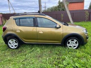 2017 Renault Sandero Stepway II, зелёный, 730000 рублей, вид 3