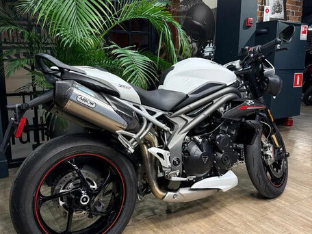 2019 Triumph Street Triple, белый, 1250000 рублей, вид 3