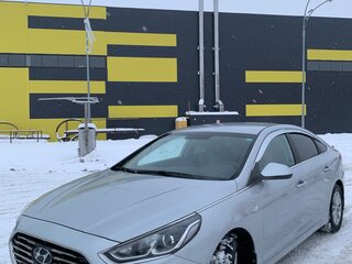2019 Hyundai Sonata LPi VII (LF) Рестайлинг, серебристый, 1950000 рублей, вид 1