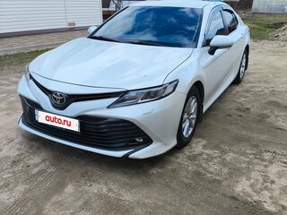 2021 Toyota Camry VIII (XV70), белый, 2700000 рублей, вид 1