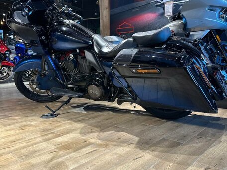 2019 Harley-Davidson CVO Road Glide, синий, 2250000 рублей, вид 4