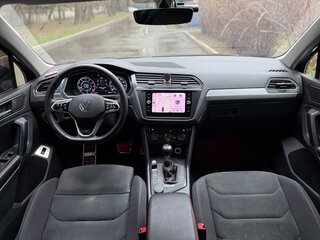 2017 Volkswagen Tiguan II, чёрный, 2150000 рублей, вид 5