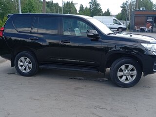 2019 Toyota Land Cruiser Prado 150 Series Рестайлинг 2, чёрный, 4290000 рублей, вид 2