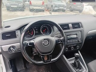 2016 Volkswagen Jetta VI Рестайлинг, белый, 1050000 рублей, вид 4