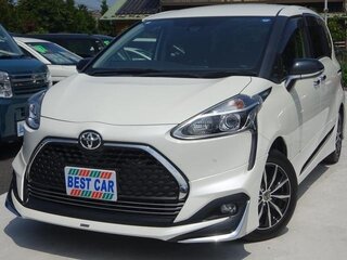 2022 Toyota Sienta II Рестайлинг, белый, 1750000 рублей, вид 1