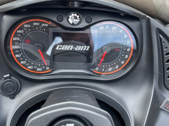 2014 BRP Can-Am Spyder, зелёный, 1000000 рублей - вид 3