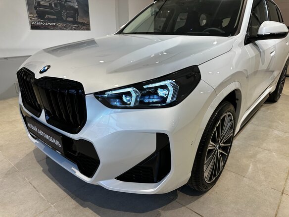2025 BMW X1 Long 25Li xDrive III (U11/U12), белый, 5799000 рублей - вид 5