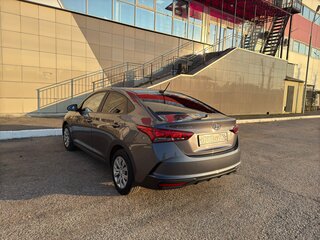 2022 Hyundai Solaris II Рестайлинг, серый, 1390000 рублей, вид 5