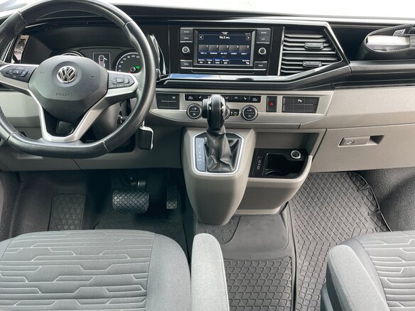 2020 Volkswagen Caravelle T6 Рестайлинг, серый, 4000000 рублей - вид 9