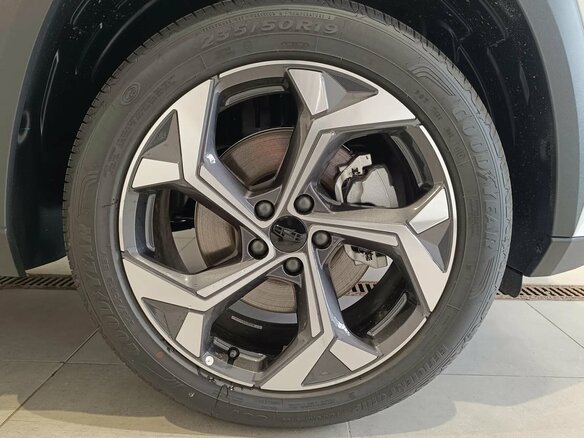 2026 Geely Atlas II, белый, 4119990 рублей - вид 3
