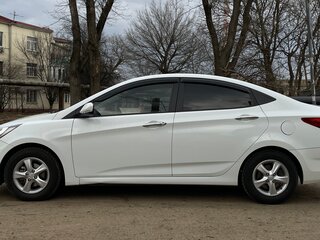 2012 Hyundai Accent IV, белый, 850000 рублей, вид 4