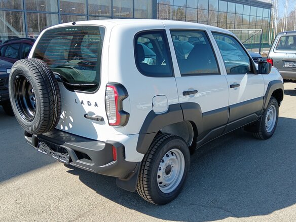 2026 Lada (ВАЗ) Niva Travel I Рестайлинг, белый, 1419000 рублей - вид 5