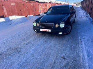 2000 Mercedes-Benz E-Класс 240 II (W210, S210) Рестайлинг, чёрный, 650000 рублей, вид 3