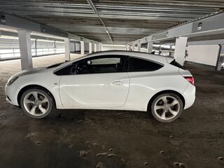 2012 Opel Astra GTC J Рестайлинг, белый, 650000 рублей, вид 3