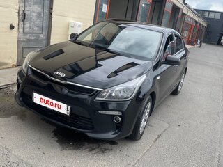 2019 Kia Rio IV, чёрный, 965000 рублей, вид 3