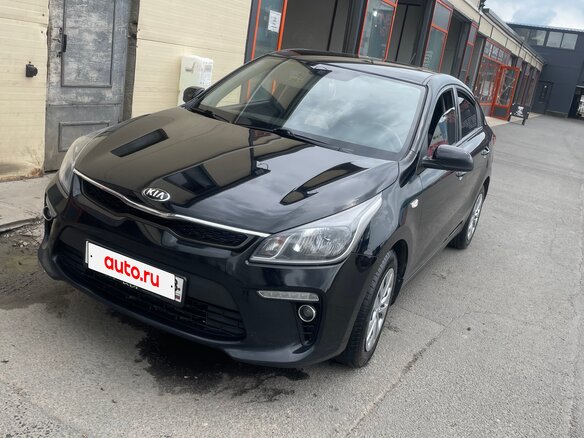 2019 Kia Rio IV, чёрный, 965000 рублей - вид 2