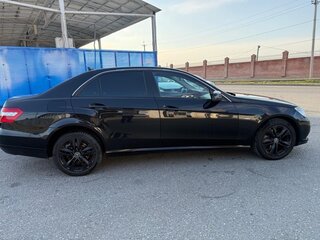2010 Mercedes-Benz E-Класс 200 5G-Tronic IV (W212, S212, C207), чёрный, 850000 рублей, вид 3