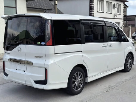 2022 Honda Stepwgn Spada V Рестайлинг, белый, 2460000 рублей, вид 5
