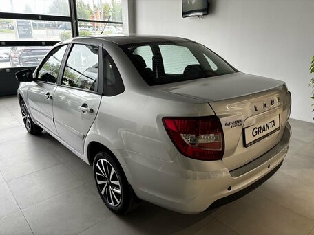 2026 Lada (ВАЗ) Granta I Рестайлинг, серебристый, 1238000 рублей, вид 4