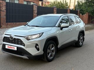 2019 Toyota RAV4 V (XA50), белый, 3100000 рублей, вид 1