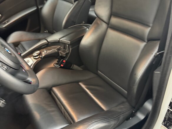 2008 BMW M5 IV (E60/E61), белый - вид 18