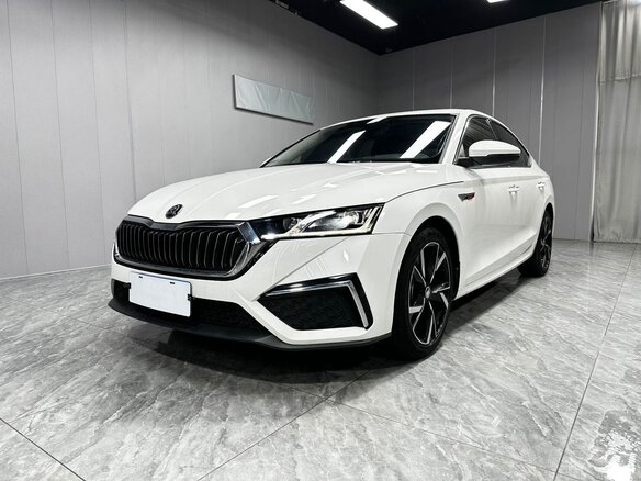 2022 Skoda Octavia IV (A8), белый - вид 2
