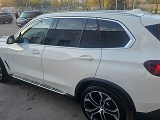2020 BMW X5 40d IV (G05/G18), белый, 6000000 рублей, вид 3