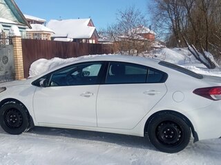 2019 Kia Cerato III Рестайлинг (Classic), белый, 1700000 рублей, вид 2