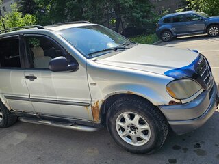 1999 Mercedes-Benz M-Класс 320 I (W163), серый, 380000 рублей, вид 2
