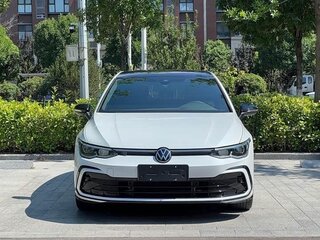 2022 Volkswagen Golf VIII, белый, 1900000 рублей, вид 1
