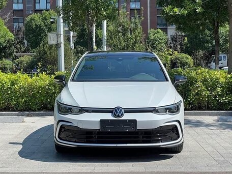 2022 Volkswagen Golf VIII, белый, 1900000 рублей, вид 1